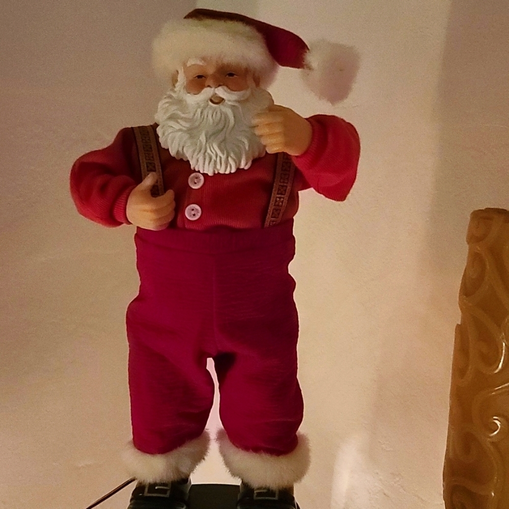 DANCING SANTA
